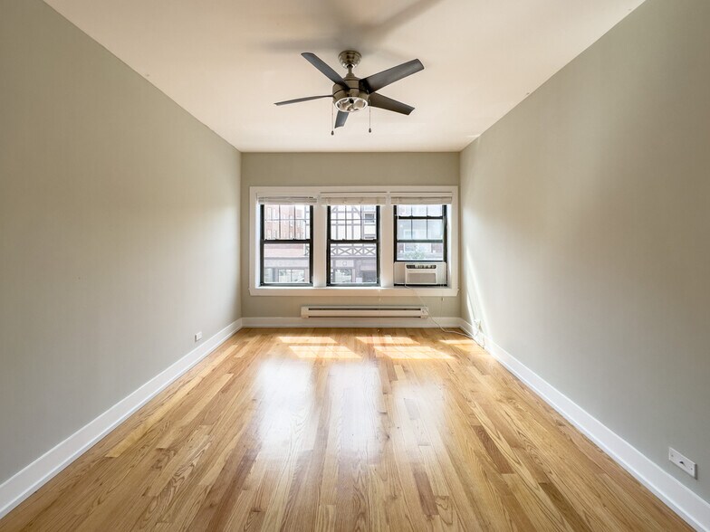 Building Photo - 814 Elm St
