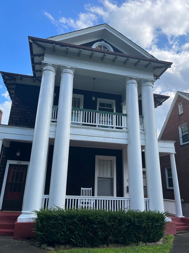 Building Photo - 291 W Main St