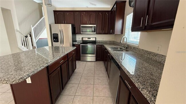 Building Photo - 979 Hacienda Cir