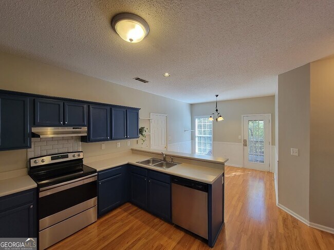 Building Photo - 435 S Ridge