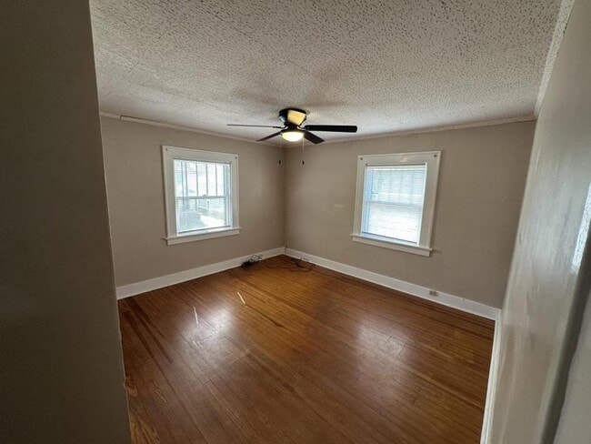 Building Photo - 315 Lexington Ct