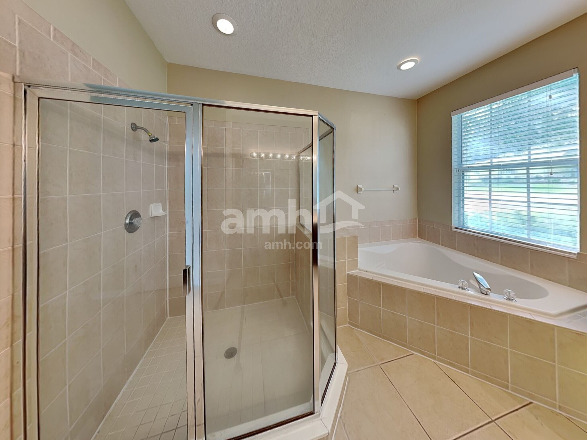 Building Photo - 526 Azalea Bloom Dr