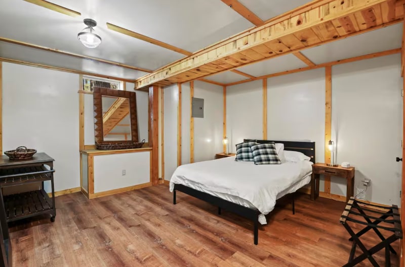 Building Photo - 243 S Jay Bird Ln