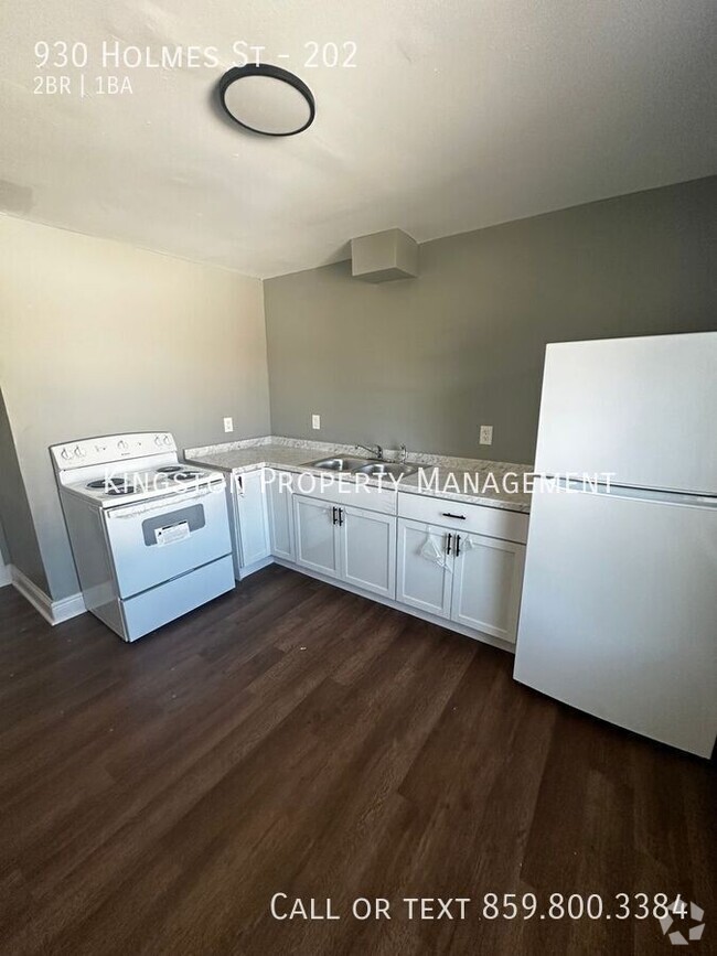 Building Photo - Newly Renovated 2 Bedroom Now Available! 1...