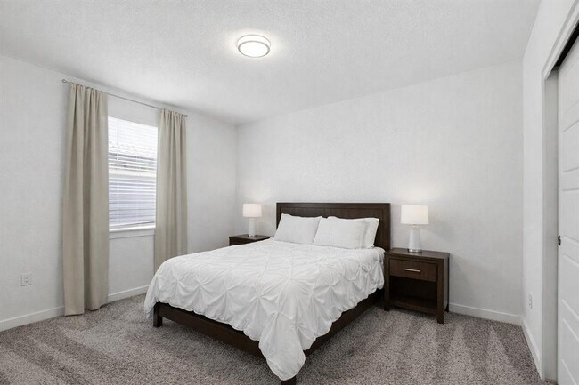 Building Photo - 220 Century Plant Rd