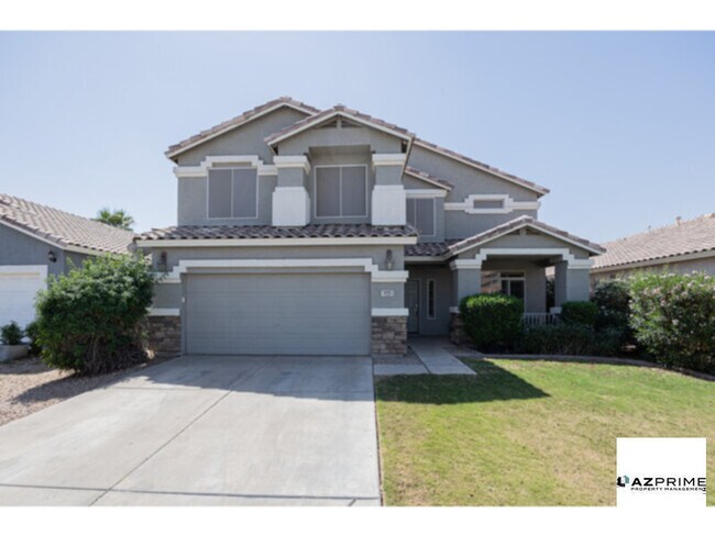 Building Photo - Come Home to this Stunning 4/2.5 Gilbert Residence Offering Comfort, Style, and Convenience