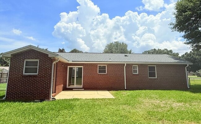Building Photo - 4904 Andrea Ln