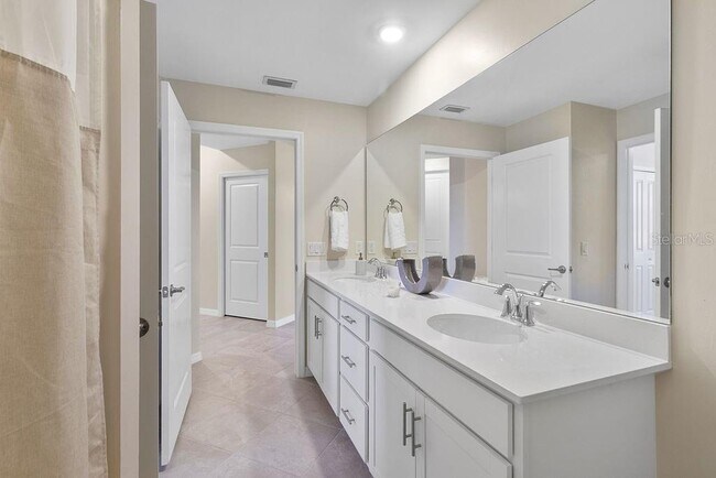 Building Photo - 5583 Double Eagle Cir