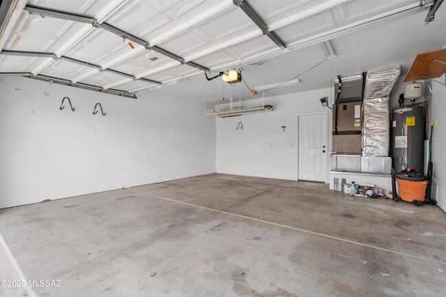 Building Photo - 12708 N Rodeo Land