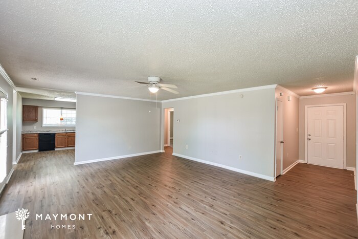 Building Photo - 113 Champions Green Dr