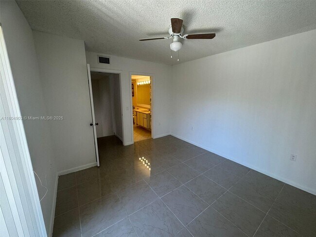 Building Photo - 719 Mill Valley Pl