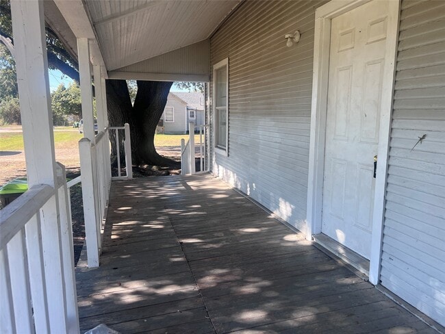 Building Photo - 515 Harrison Ln