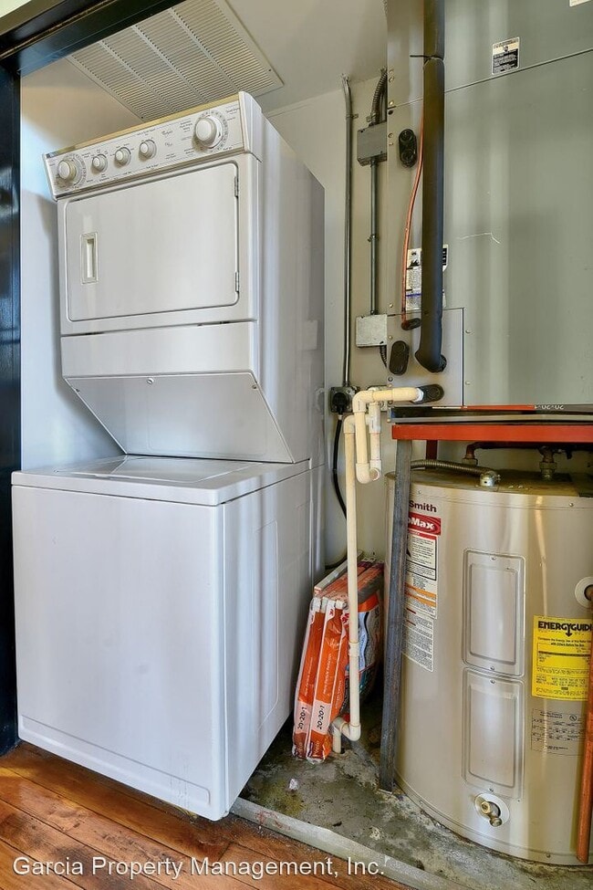 Building Photo - 1 br, 1 bath House - 2034 Lucas #408