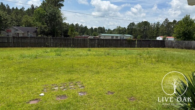 Building Photo - MOVE-IN SPECIAL: $500 OFF 1st MONTH'S RENT!**