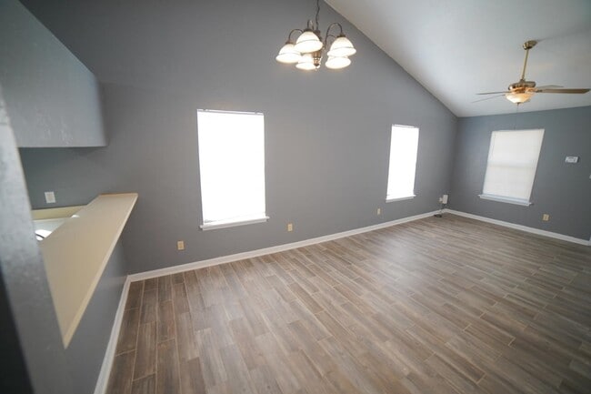 Building Photo - 6315 S Placid Pl