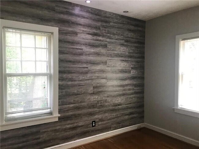 Building Photo - 864 Charles Allen Dr NE