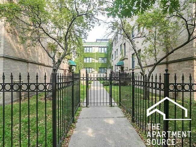 Building Photo - 4837 N Wolcott Ave