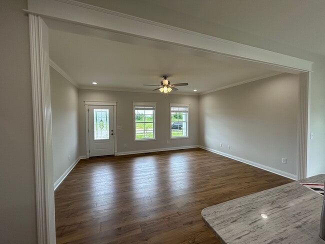 Building Photo - 5398 Peony Dr