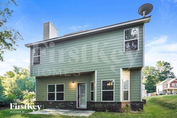 Building Photo - 448 Louise Way
