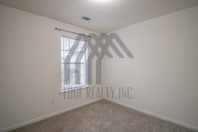 Building Photo - 6 Willow Lakes Dr