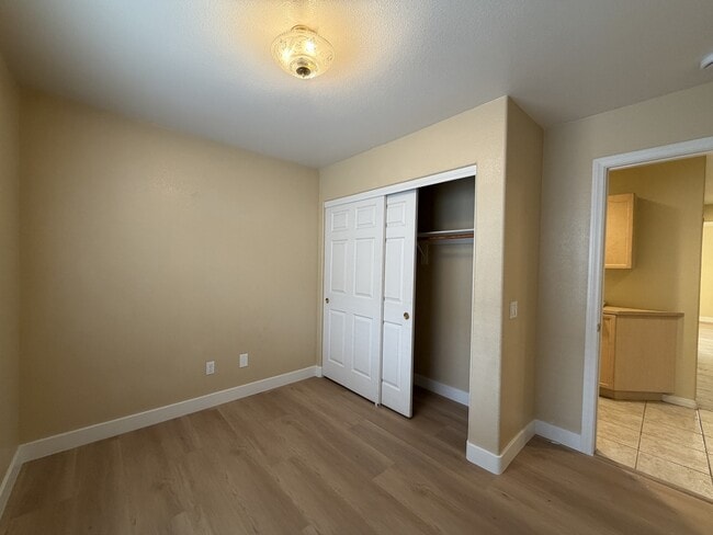 Building Photo - 3317 Moon River St