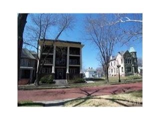 Building Photo - 107 NE Roanoke Ave