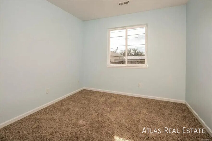 Building Photo - 324 S Yates St