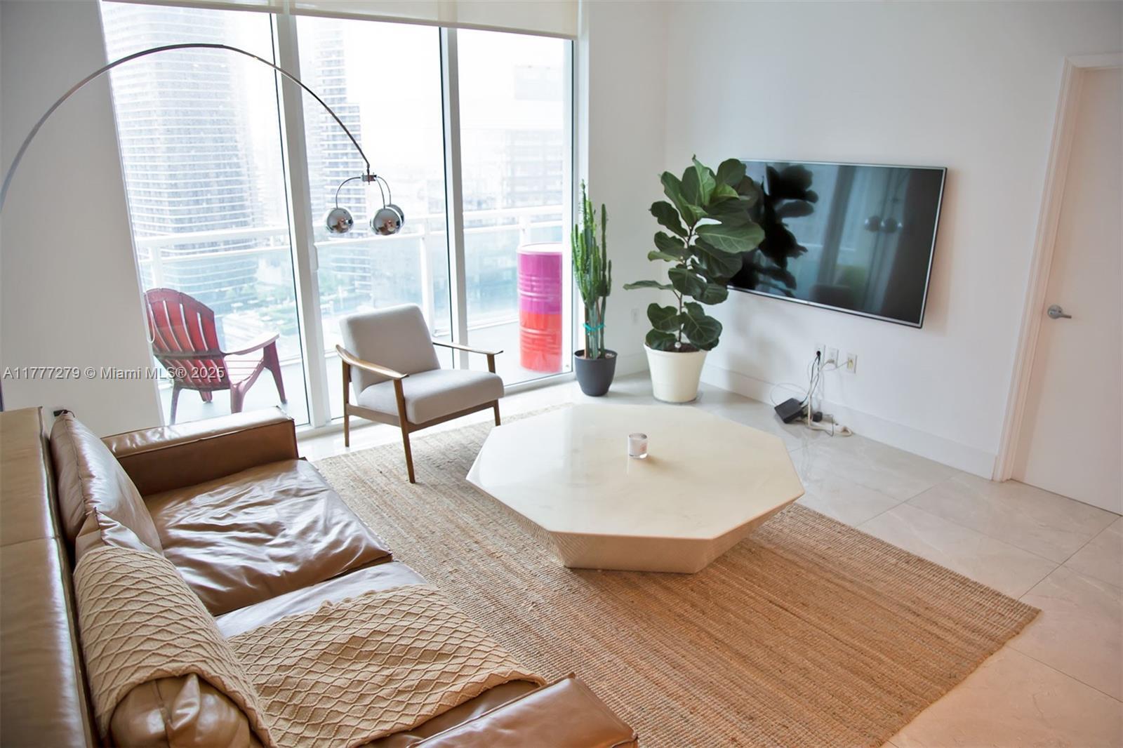 Building Photo - 951 Brickell Ave