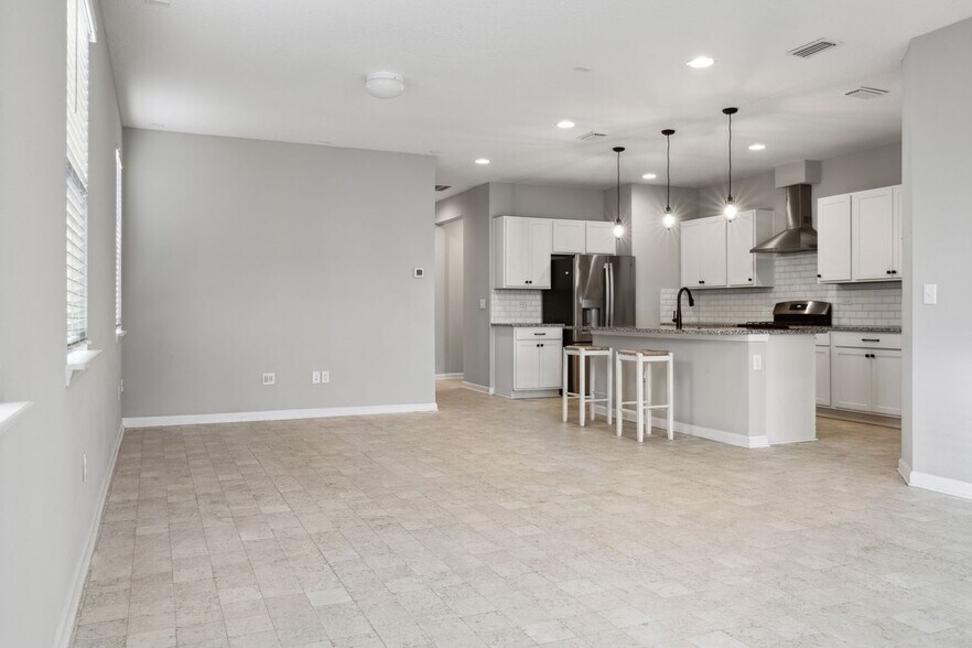 Building Photo - 2893 Farmall Dr