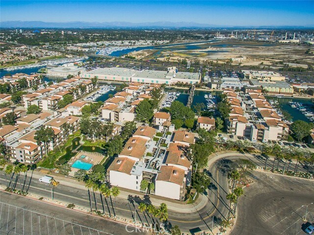 Building Photo - 7235 Marina Pacifica Dr S
