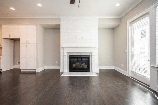 Building Photo - 6655 Sterling Dr