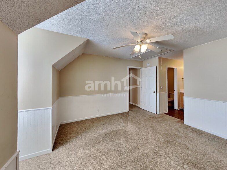 Building Photo - 2849 Elijah Dr