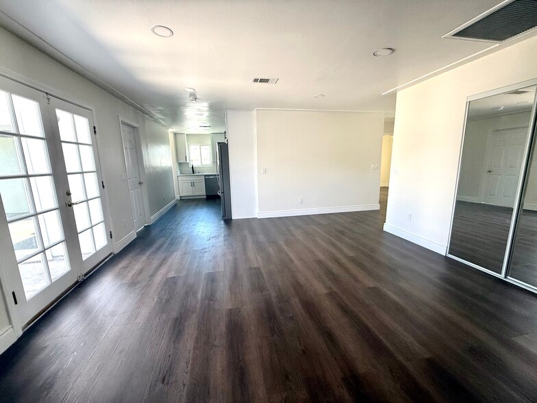 Building Photo - 24101 Victory Blvd