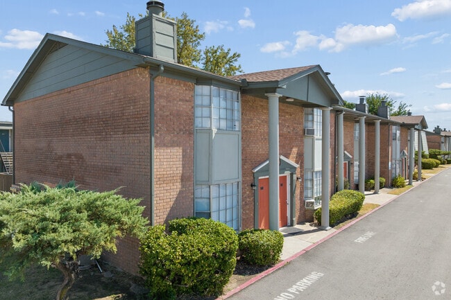 Building Photo - Magnolia Village