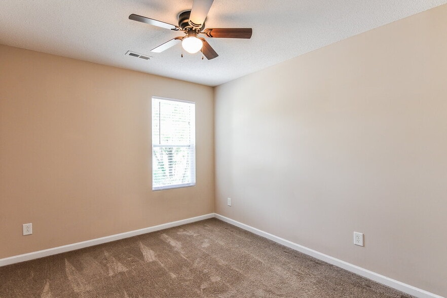 Building Photo - 205 Brookhaven Dr