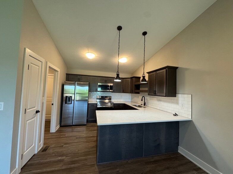 Building Photo - 103 N Oak Park Ave