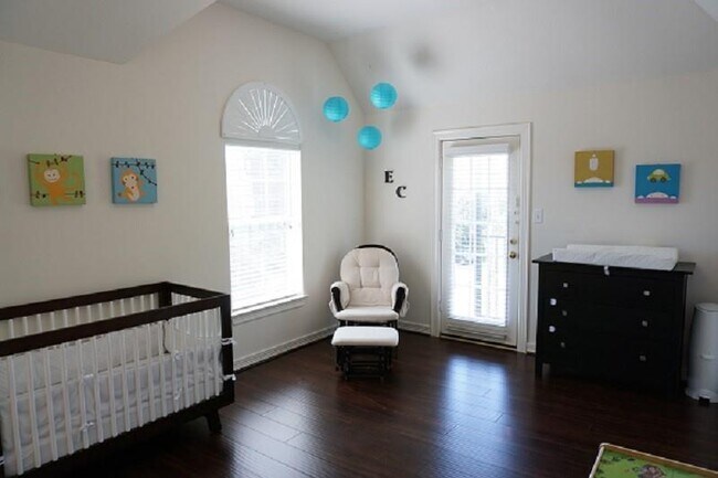 Building Photo - 1942 Fairview St