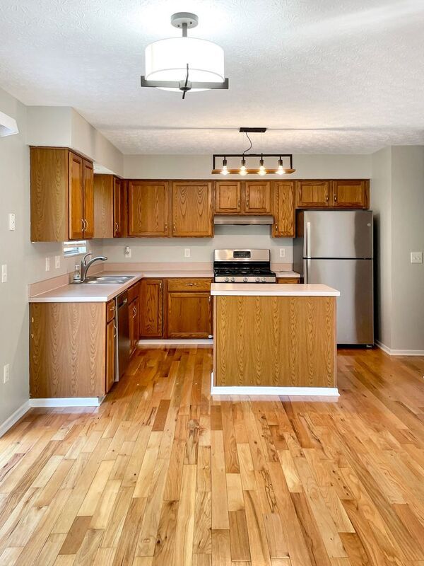 Building Photo - 2423 Rock Creek Ct