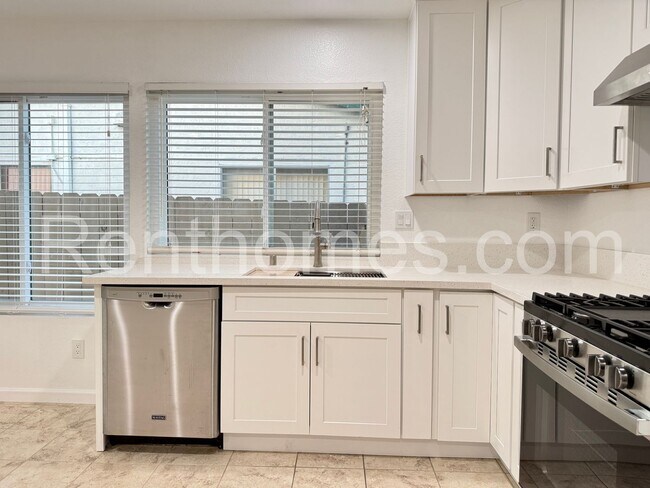 Building Photo - 8181 Elston Pl