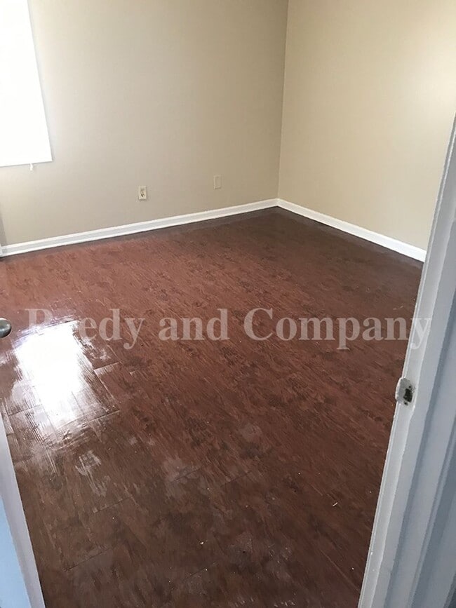 Building Photo - 5021 Appleville St