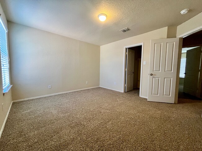 Building Photo - **Freshly Painted~ Easy access to 1604 and...