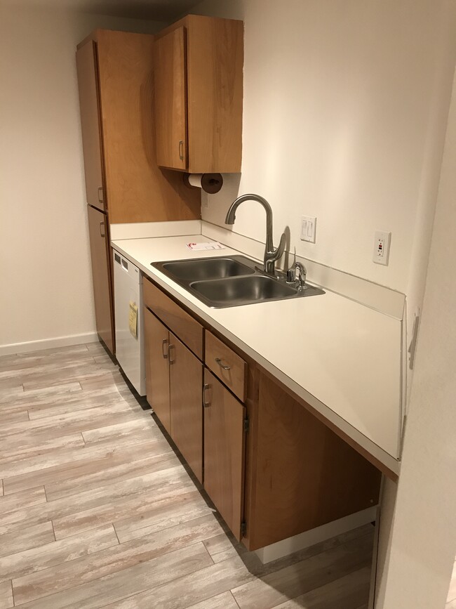 Kitchen - 8218 126th Ave NE