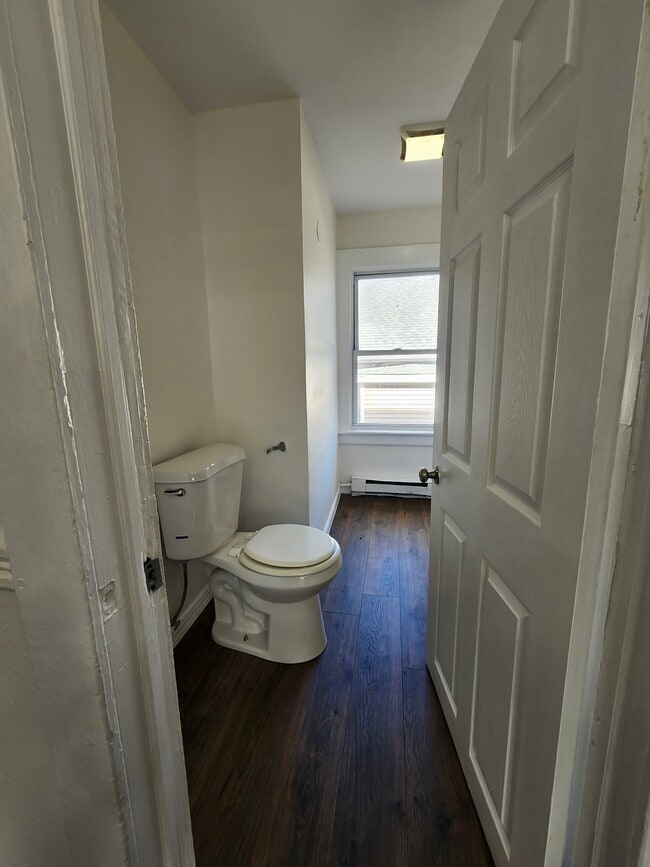 Building Photo - 135 Willow St