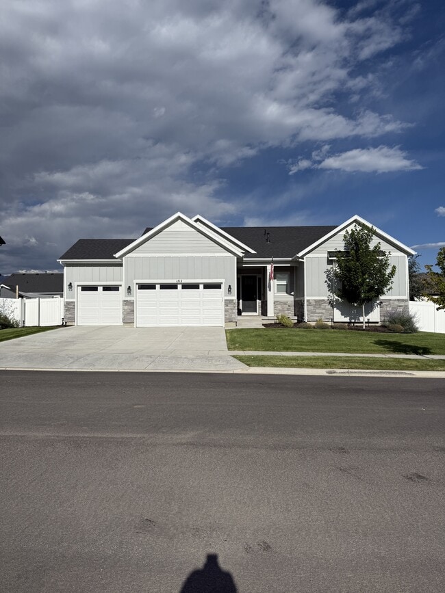 Building Photo - 1712 S 1160 E