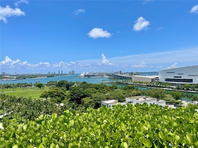 Building Photo - 1040 Biscayne Blvd