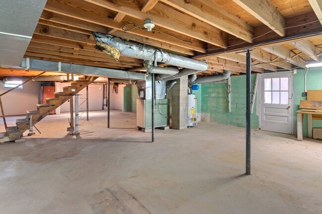 Building Photo - Introducing a newly renovated 3 bedroom, 2...