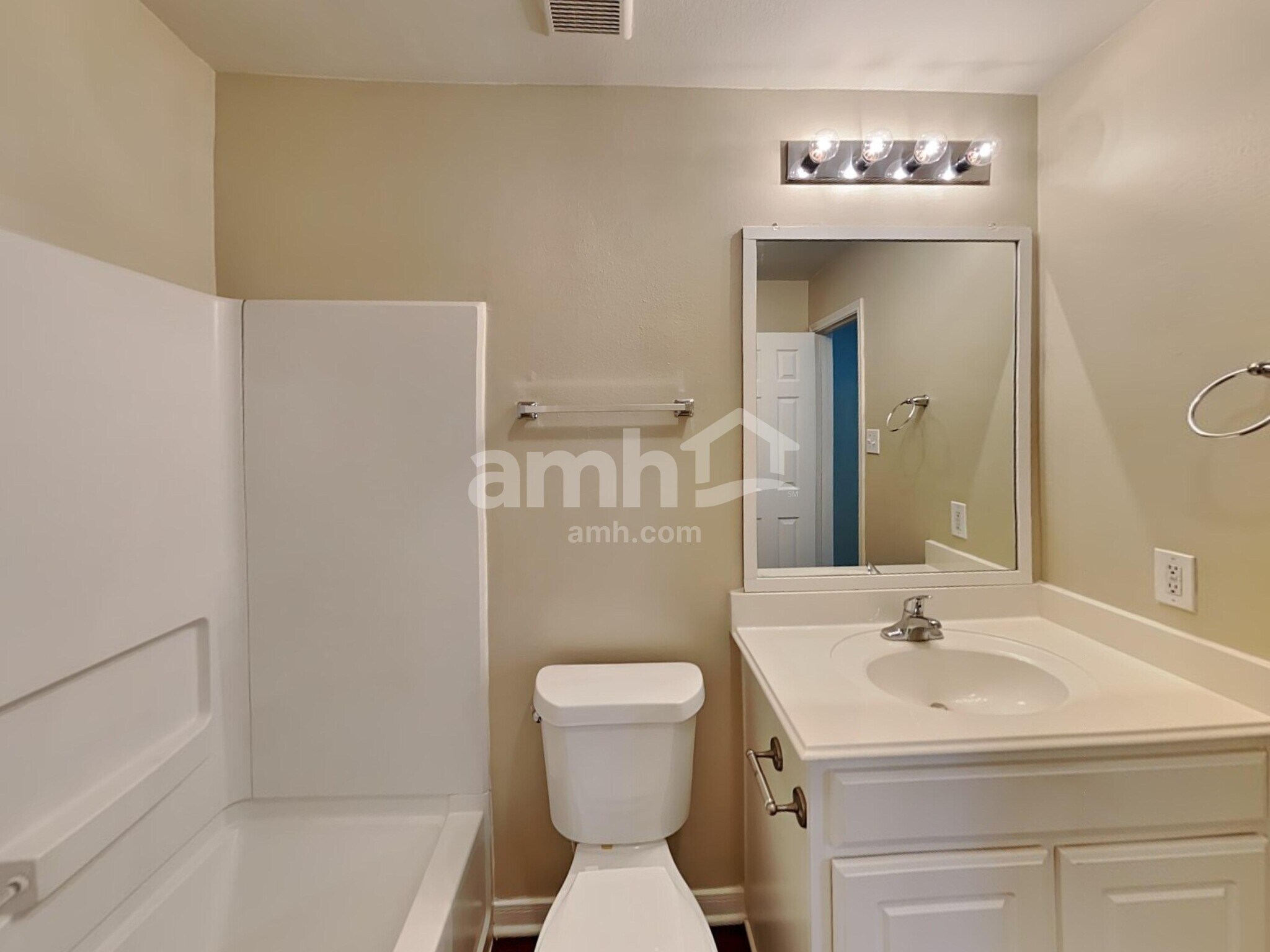 Building Photo - 28926 Village Creek Loop