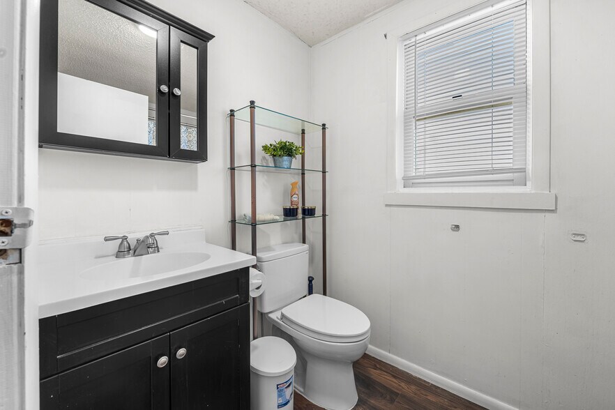 Building Photo - 275 S 150 W