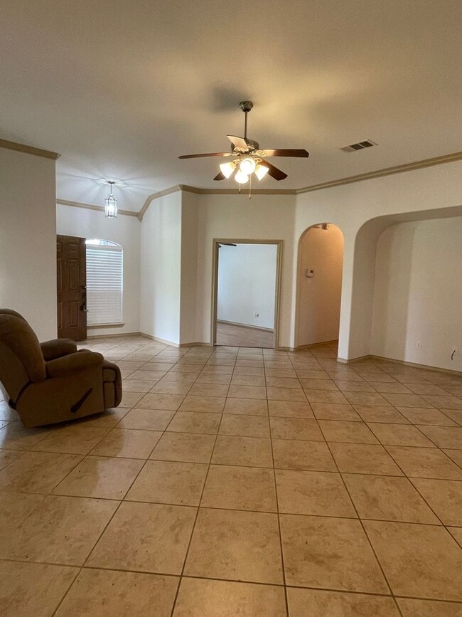 Building Photo - Beautiful Tehama Ridge Home in Cul-de-sac with Park!