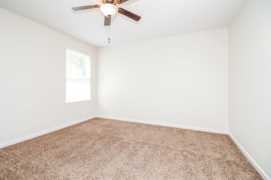 Building Photo - 608 Elderberry Way